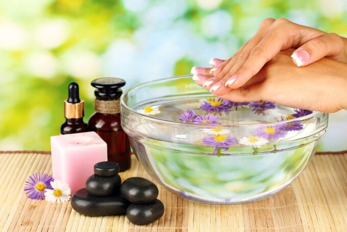 Formas de rejuvenecer la piel de tus manos usando remedios caseros.