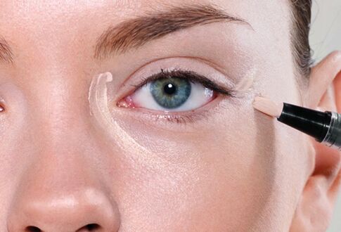 Es mejor eliminar las arrugas de los ojos que taparlas con maquillaje